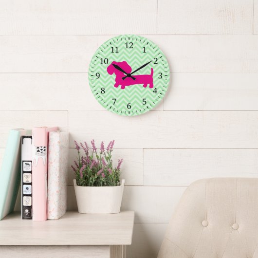 Pink & Green Dachshund Wall Clock Grote Klok (Leeskamer)