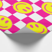Pink Happy Face Check Groovy Cadeaupapier (Hoek)