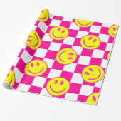 Pink Happy Face Check Groovy Cadeaupapier (Uitgerold)