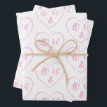 Pink Heart Charms, bruid en bruidegom Monogrammen Inpakpapier Vel<br><div class="desc">Het ontwerp beschikt over charmante decoratieve harten en een aanpasbaar typografieveld voor de personalisatie van het monogram van de bruid en bruidegom, allemaal gepresenteerd in een elegant patroon van zacht roze en wit kleurenschema. Neem voor vragen contact op met de kunstenaar via wafadahdalcreates@gmail.com. © Wafa Y. Dahdal - Alle rechten...</div>