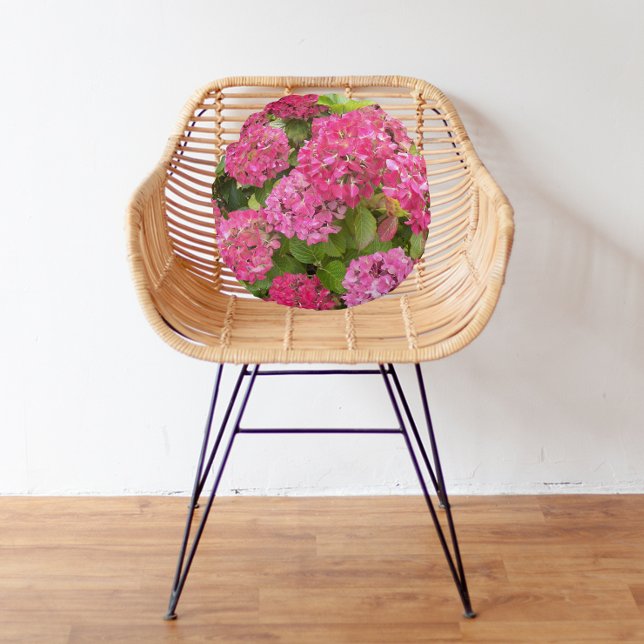 Pink Hydrangea Blooms Floral Rond Kussen (In Situ Chair 1)