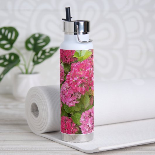 Pink Hydrangea Blooms Floral Waterfles (Yoga)
