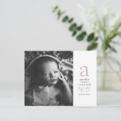 PInk initiaal eenvoudig briefkaart voor geboortebe (Staand voorkant)