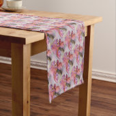 PINK IRIS KORTE TABLE RUNNER TAFELLOPER (Voorbeeld)