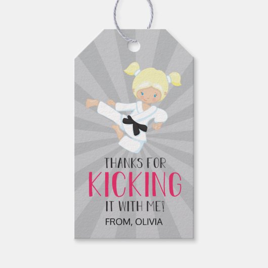 Pink Karate Girl Birthday Cadeaulabel (Voorkant)