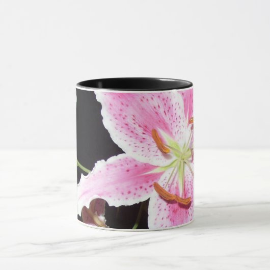 Pink Lily Flower op zwart Mok (Midden)