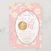 Pink Little Cutie Pie First Birthday Daisy Floral Kaart (Voorkant / Achterkant)