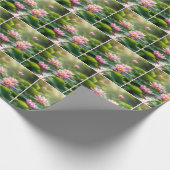 Pink Lotus Floating In a Pond Cadeaupapier (Hoek)