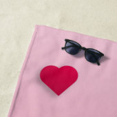 Pink Love Heart Beach Towel Strandlaken (In situ)