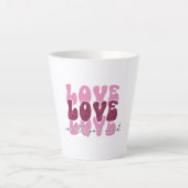 Pink "Love" Stacked Bubble Font Latte Mok (Voorkant)