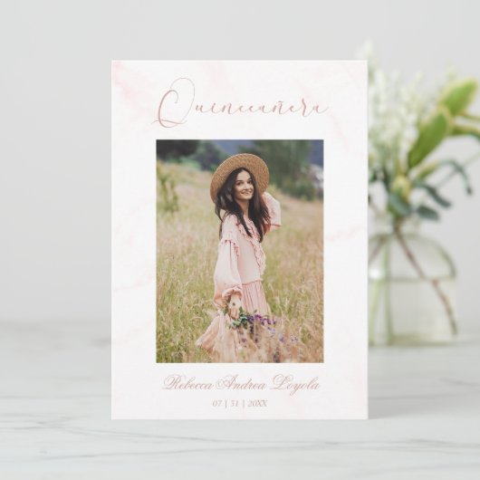 Pink Marble Effect Minimalist Spanish Quinceañera Kaart (Staand voorkant)