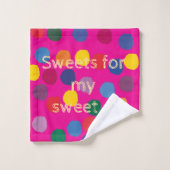 Pink mit bunten Punkten und Schriftzug -  Bad Handdoek (Wasdoekje)