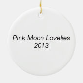 Pink Moon Lovelies Holiday-sieraadbord Keramisch Ornament (Achterkant)