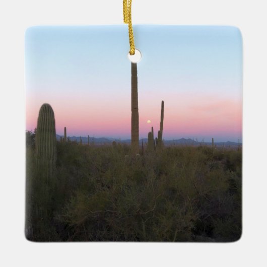 Pink Moon over Saguaro at Sunrise Keramisch Ornament (Voorkant)