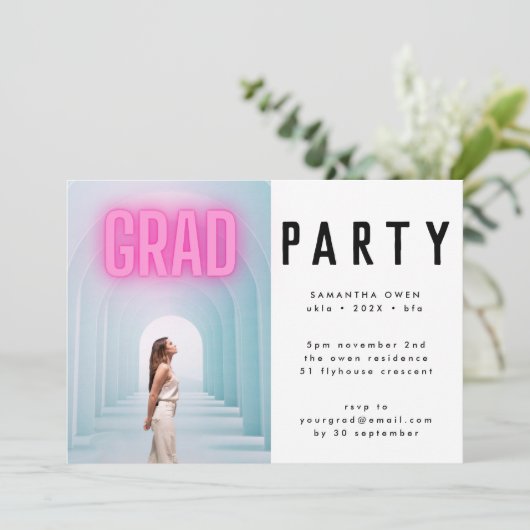 Pink Neon Elegant Ombre Afstudeerder Foto Party In Kaart (Staand voorkant)