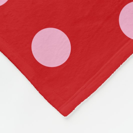 Pink on Red Polka Dots Fleece Deken (Hoek)