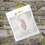 Pink Peacock Wedding Favor Bag Bedankzakje<br><div class="desc">Geef je gasten een huwelijksgunst met een stel roze Peacock Wedding Favor Bag. Het ontwerp van de zak is voorzien van een elegante pauw tegen een delicate foliage- en slijpachtergrond. Pas de bruidegom en de bruidnamen aan samen met de trouwdatum. Extra trouwbenodigdheden zijn ook beschikbaar bij dit ontwerp.</div>