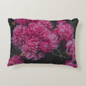Pink peonies, dark moody aesthetic accent kussen (Achterkant)