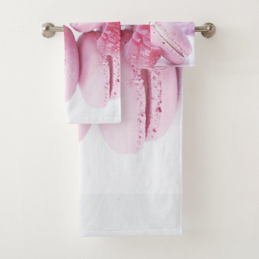 Pink Raspberry Macarons French Pastry Foto Bad Handdoek (Insitu)