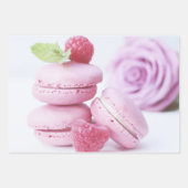 Pink Raspberry Macarons French Pastry Foto Inpakpapier Vel (Voorkant)