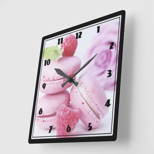 Pink Raspberry Macarons French Pastry Foto Vierkante Klok (Hoek)