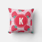 Pink Red Strawberries Floral Pattern Monogram Kussen (Voorkant)