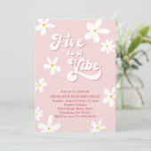 Pink Retro Daisy Five is een vibe verjaardag Kaart (Staand voorkant)