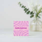 Pink Retro Groovy Wavy Checkered with QR Code      Vierkante Visitekaartje (Staand voorkant)