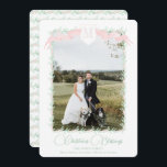 Pink Ribbon Crest Greenery Vintage kerstfoto Feestdagenkaart<br><div class="desc">Roze Kaart van de Rijk van het Lint Greenery Vintage kerstfoto Holiday. Deze prachtige kerstfotokaart biedt waterverf groen met een zacht roze lint en krest als een lijst voor één foto. Het is perfect als je op zoek bent naar een klassieke, zuidelijke, grootmilleniale kerstfotokaart. Bericht me voor om het even...</div>