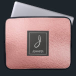 Pink Rose Gold Faux Folie Monogram Laptop Sleeve<br><div class="desc">Roze Rose Gold Faux Folie Elegant Monogram Hoesje. Dit hoesje kan worden aangepast om uw initiaal en voornaam op te nemen.</div>