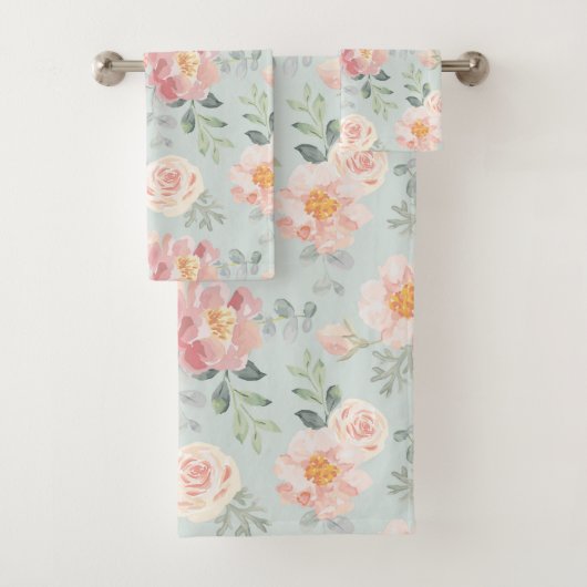 Pink Rose Pastel Garden Pattern Bad Handdoek (Insitu)