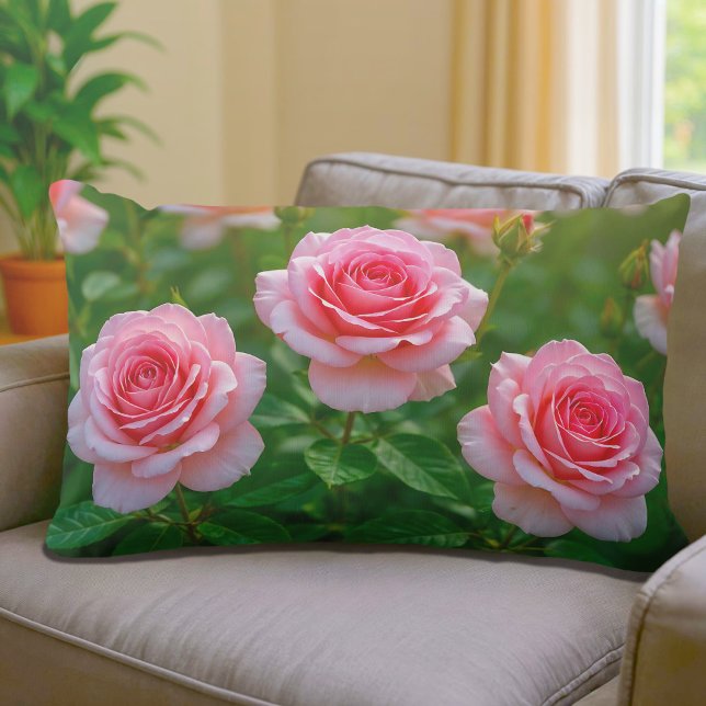 Pink Roses Lumbar Pillow Kussen (Lumbar pillow with pink roses)