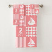 Pink Sail Boat Bad Handdoek (Insitu)