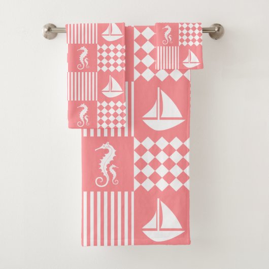 Pink Sail Boat Bad Handdoek (Insitu)