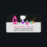 Pink Science Lab Etiket<br><div class="desc">Voeg een wetenschappelijk tintje toe aan uw correspondentie met de Pink Science Lab-Adresetiketten die zijn ontworpen door Enchantfancy Design Company. Deze labels bevatten een wetenschappelijke labsetting, compleet met dingen die je nodig zou kunnen hebben voor een wetenschappelijk experiment, waaronder een roze microscoop, een petrischaaltje, reageerbuizen en paarse en roze scheikundebekers....</div>