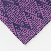 Pink seamless pattern on dark background fleece deken (Hoek)