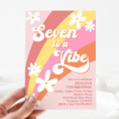 Pink Seven is een Vibe Retro Daisy Rainbow Birthda Kaart