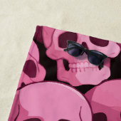 Pink Skull Pattern – Bold Gothic Design Strandlaken (In situ)