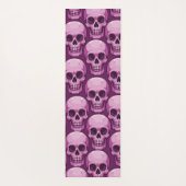 Pink Skull Pattern – Bold Repeating Design Yogamat (Achterkant)