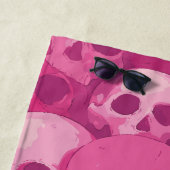 Pink Skull Pattern Pop Art Illustration Strandlaken (In situ)