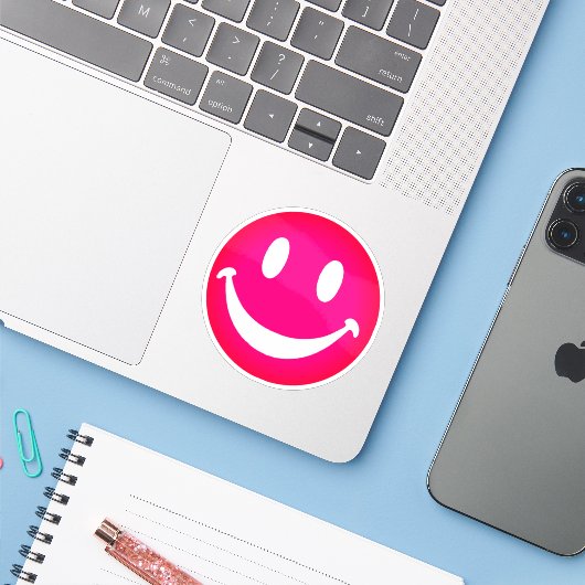 PINK SMILEY STICKER (Laptop met iPhone)