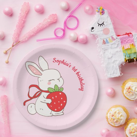 Pink Strawberry Bunny Birthday Papieren Bordje (Feest)