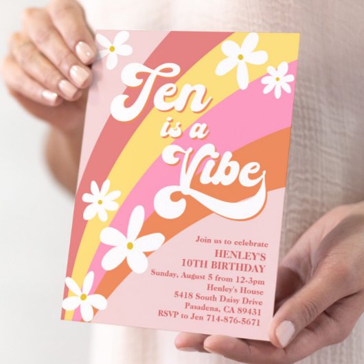 Pink Ten is een Vibe Retro Daisy Rainbow Birthday Kaart
