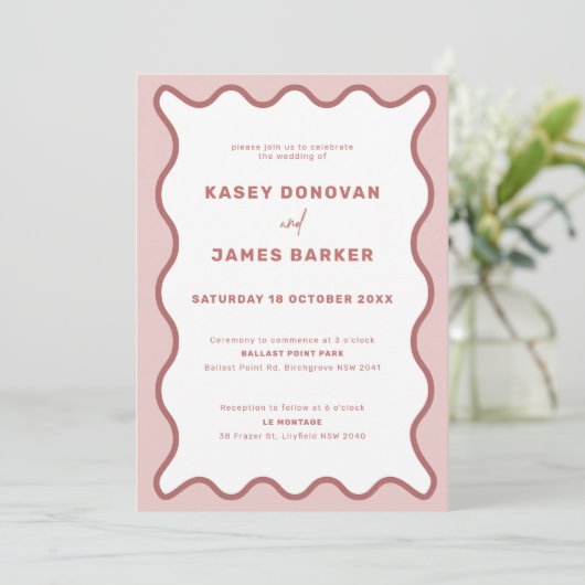 Pink Wavy Border Ceremony en Reception Weddenschap Kaart (Staand voorkant)