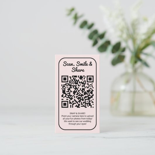 Pink Wedding Photo Sharing Capture Love QR Code  Visitekaartje (Staand voorkant)