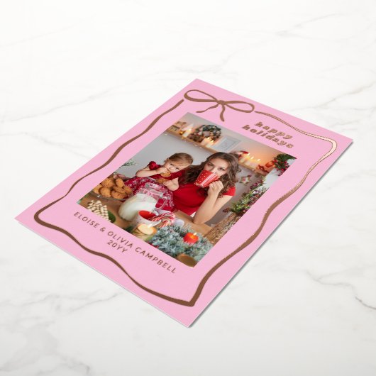 Pink Whimsical Handdrawn Bow Frame Photo Folie Feestdagenkaart (Gedraaid)