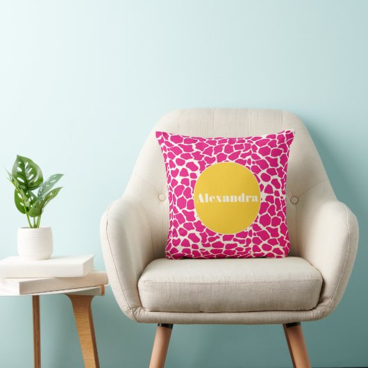 Pink Yellow Monogram Giraffe Pattern Pillow Kussen (Stoel)