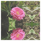 Pink Zinnia Floral Patterned Fabric Stof (Close Up)