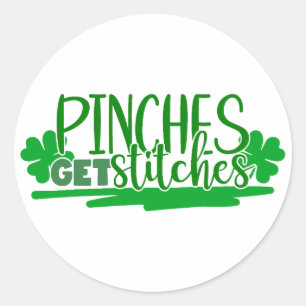 Pinkjes krijgen steken 🍀 ronde sticker