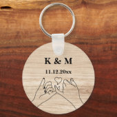 Pinky Promise Custom Couple Monogram en Datum Sleutelhanger (Achterkant)